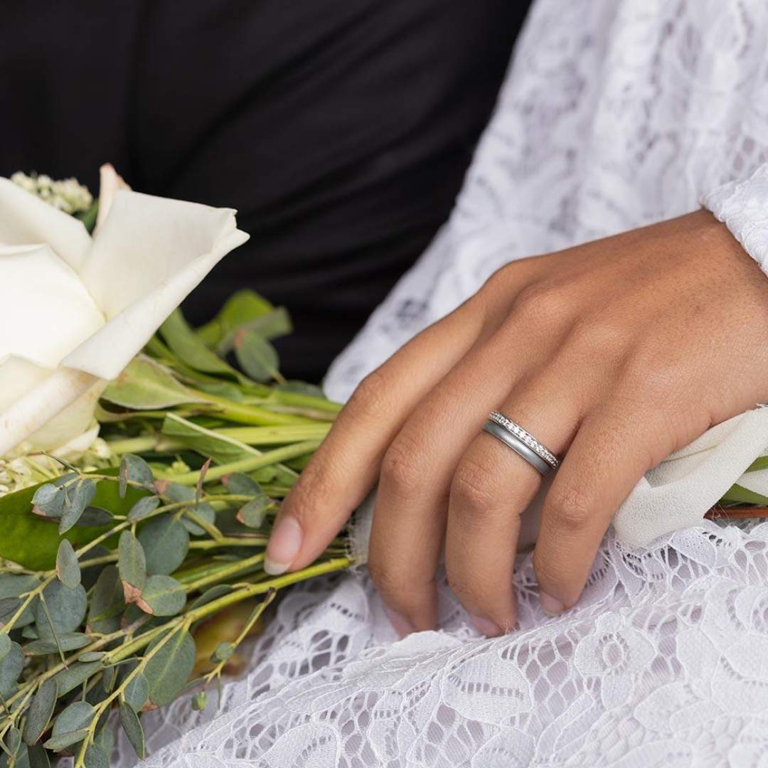 Enso Rings Halo Elements Silicone Ring – Stackable Wedding Engagement Band – Thin Minimalist Band – 2.54mm Wide, 1.5mm Thick - (Peacock Quartz-Infused)