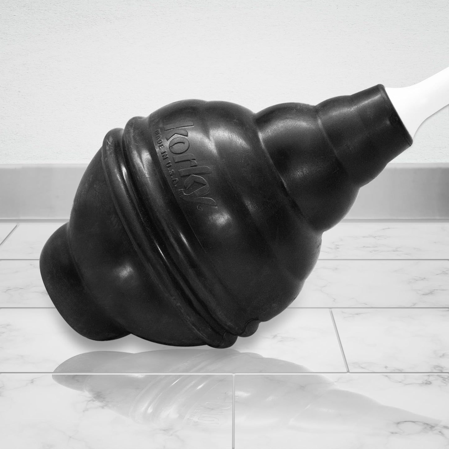 Korky 97-5A BeehiveMAX Hideaway-Heavy Duty Toilet Plunger with Holder-Drip Free Carry-Seals All Bowl Shapes – Powerful Clog Removal, White
