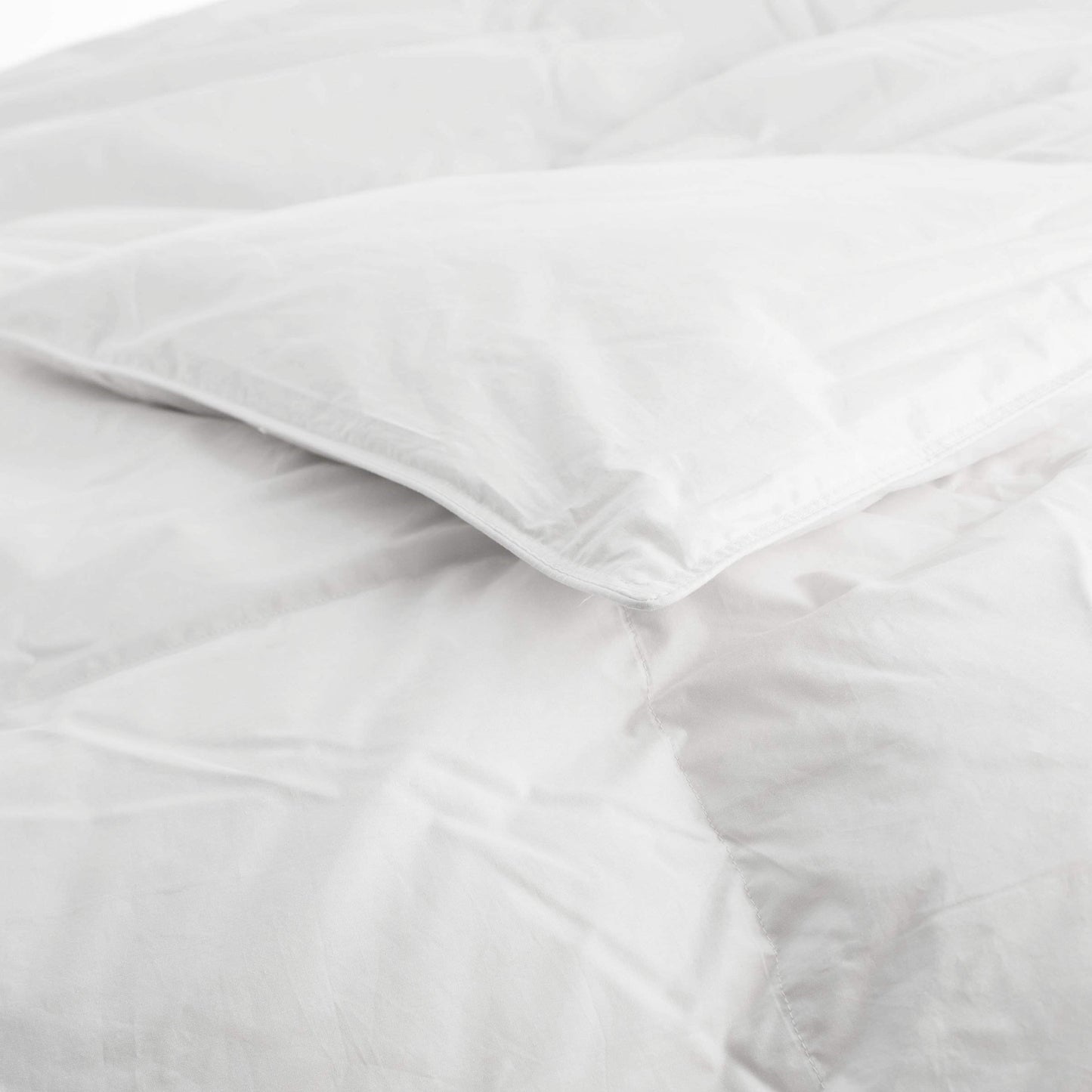 ComfyDown Goose Down White Comforter - Made in USA - 100% Egyptian Cotton 600 Thread Count Cover, 800+ Fill Power, Light Weight, All Season Washable Duvet Insert with Corner tabs - Queen