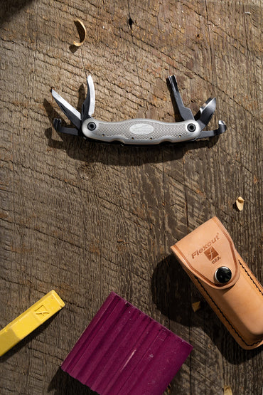 FLEXCUT Left Handed Carvin Jack 2.0, Folding Multi Tool for Woodcarving, Includes 6 Blades, Made in USA | JKNK291