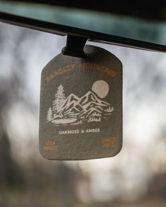 Oakmoss & Amber Car Freshener Bradley Mountain