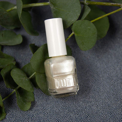 duri Nail Polish, 50 Platinum, White Shimmer, Full Coverage, Fats Drying, No Chipping, 0.45 Fl Oz