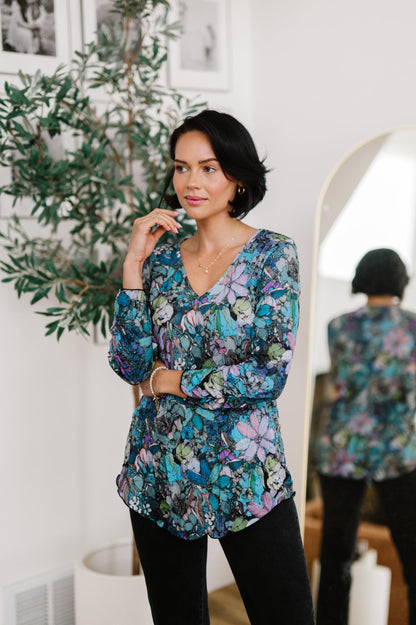SNO SKINS Fall/Winter Collection Designer Print Crinkle V-Neck Top with Rouched Detail (Potpourri)