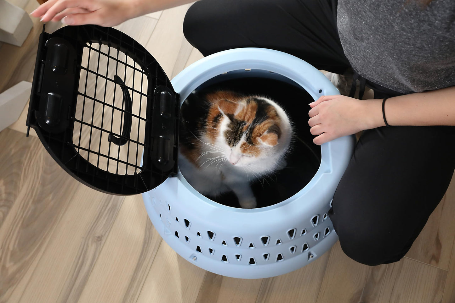 Petmate Get-A-Round Kennel for Cats, up to 20 Pounds, Blue, 19 Inches Wide