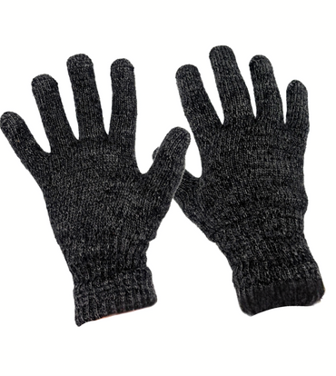 USA made wool mittens fit photo. Warm comfortable rag wool mittens