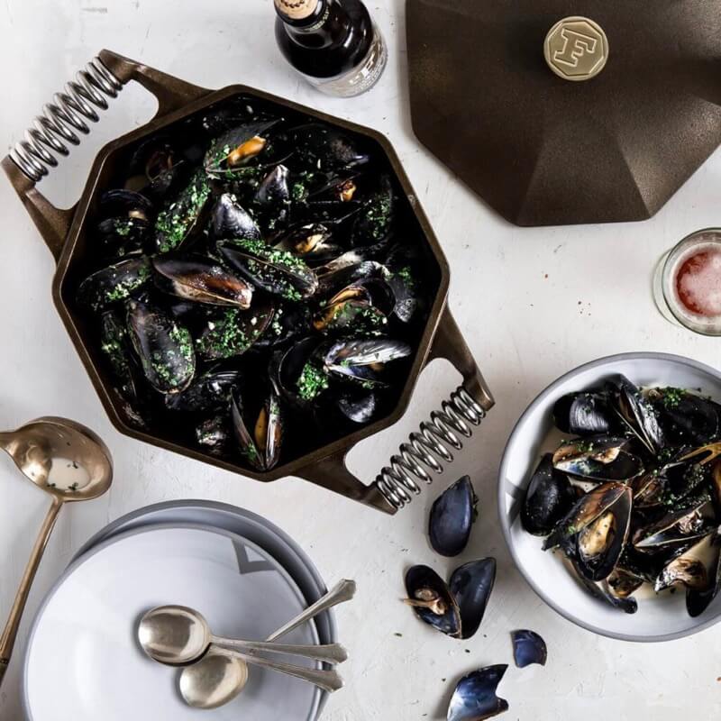 gallery dutch oven with mussles